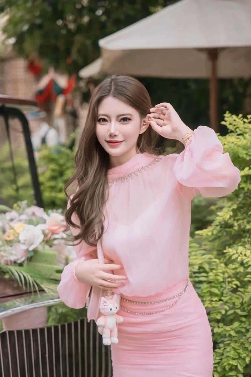 亚洲精品少妇13p的相关介绍
