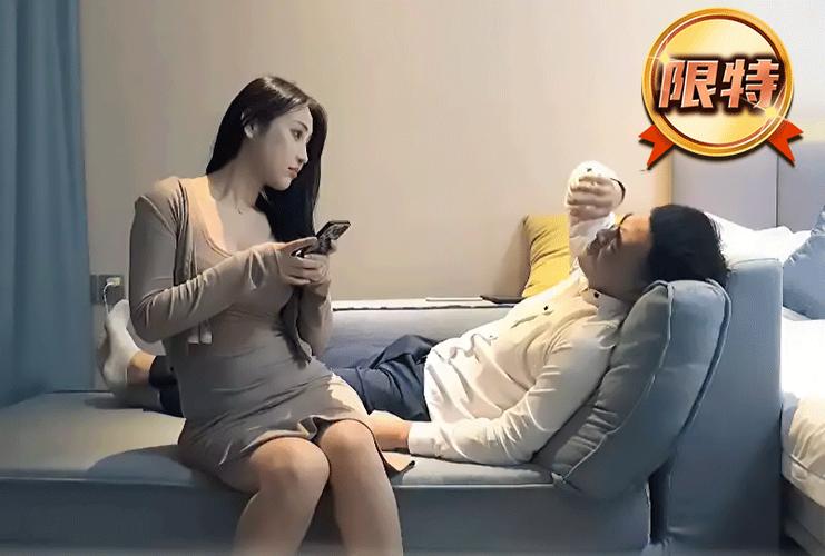 欧美熟妇时尚穿搭指南 | 熟龄女性气质提升技巧 | 轻熟风日常搭配灵感