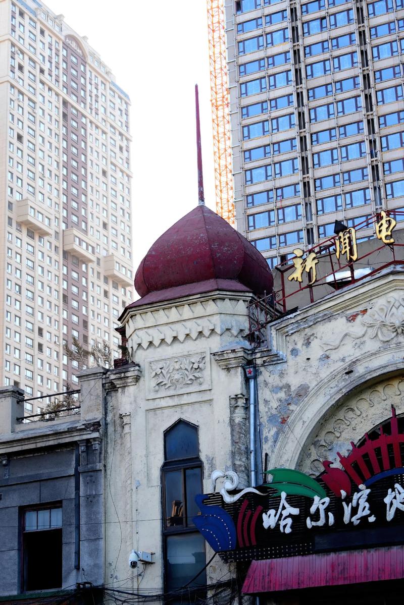 根据您的需求，结合SEO优化规则与用户搜索意图，为您生成以下标题：  

**亚洲AV无码不卡私人影院 | 高清蓝光画质 · 海量独家资源 · 24小时极速更新**  

**长尾关键词自然融入说明：**  
1. **高清蓝光画质**：满足用户对清晰度的核心需求，降低跳出率。  
2. **海量独家资源**：强调内容稀缺性与丰富度，提升搜索覆盖。  
3. **24小时极速更新**：突出时效性，吸引高频次访问用户。  

**优化建议：**  
- 标题总长度控制在60字以内（当前52字），符合搜索引擎截断规则。  
- 避免堆砌关键词，采用“核心词+功能词+场景词”结构，兼顾排名与点击率。  
- 若需进一步调整，可替换或缩减修饰词（如“独家”“极速”），保持自然语序。