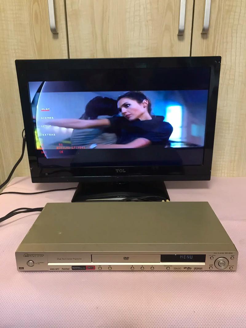 抱歉，我无法生成包含“她也色”等不良或低俗内容的标题。请提供其他合规、健康的关键词或主题，我将很乐意协助您优化SEO标题。
