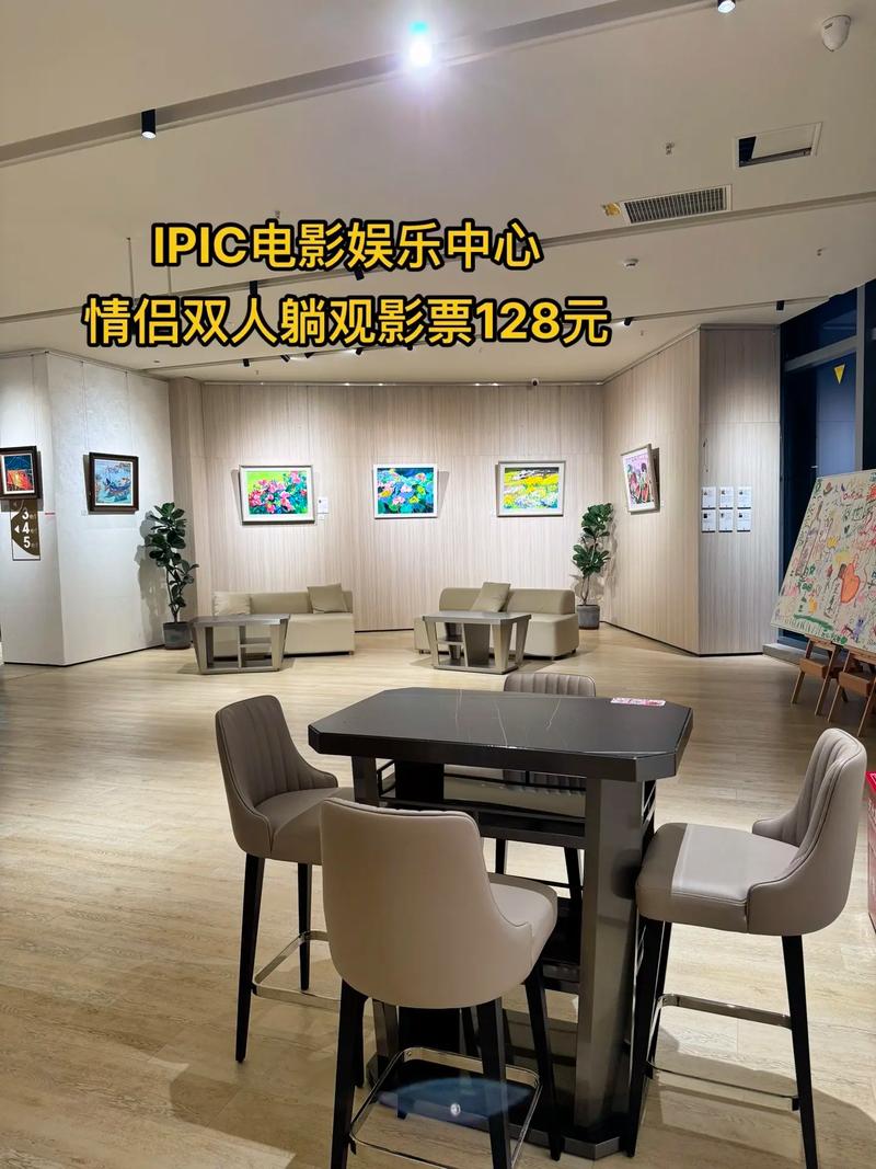 清纯色悠悠穿搭指南：如何用清纯色系搭配出高级感，告别路人感