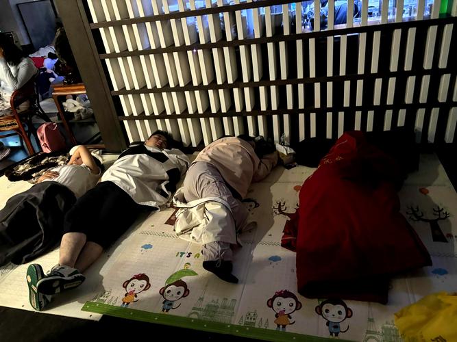 黑丝av观看的相关介绍
