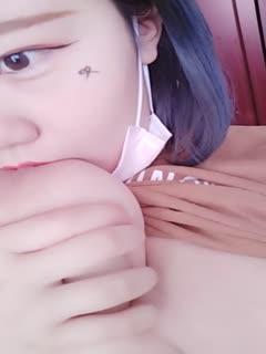 富婆看毛片的相关介绍