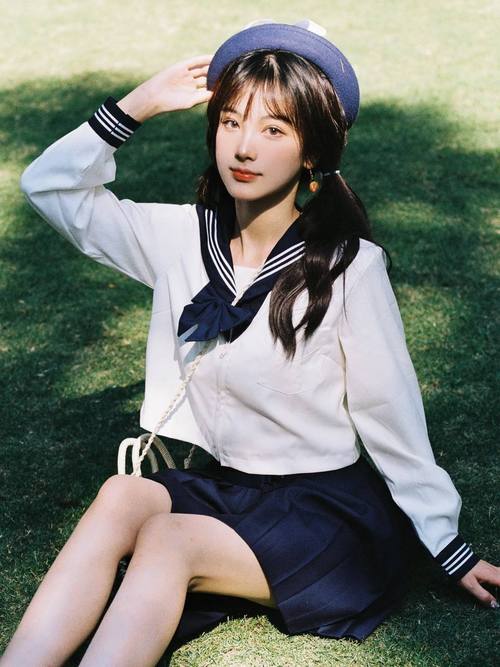 18岁美女黄色片的相关介绍