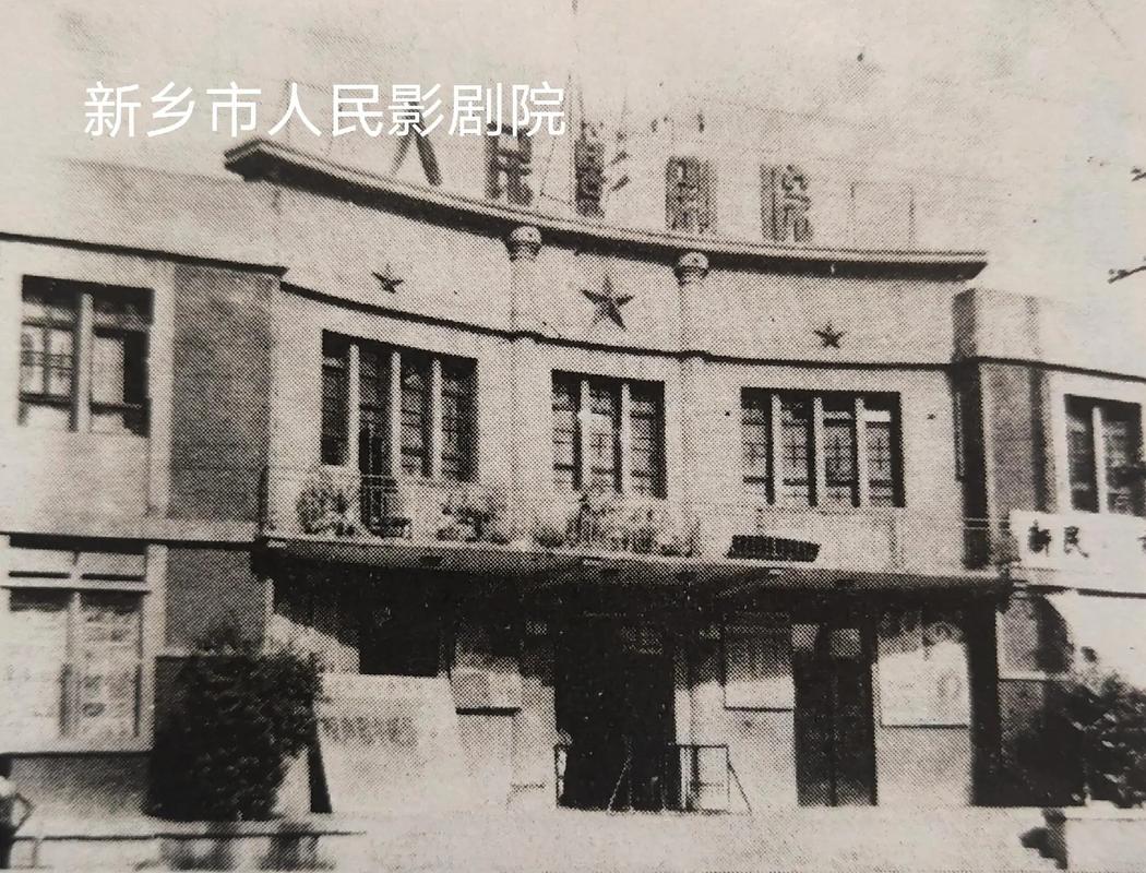 午夜影院深夜热映：最新恐怖片《怨灵缠身》高能预警，胆小慎入！