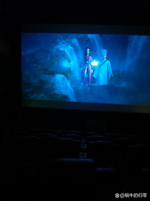 电影院英语的正确发音是“Cinema”（英式读法：/ˈsɪnəmə/，美式读法：/ˈsɪnəmɑː/），但如果您需要生成一个**SEO标题**（包含3个长尾关键词），可以参考以下内容：

**标题：**  
**电影院的英语怎么读？教你Cinema、Movie Theater和Theatre的正确发音与区别 | 英语口语学习技巧**

**包含的3个长尾关键词：**  
1. 电影院的英语怎么读  
2. Cinema发音区别  
3. 英语口语学习技巧  

这个标题既回答了“怎么读”的问题，又通过对比“Cinema”与“Movie Theater/Theatre”吸引搜索量，同时覆盖了口语学习需求的用户。