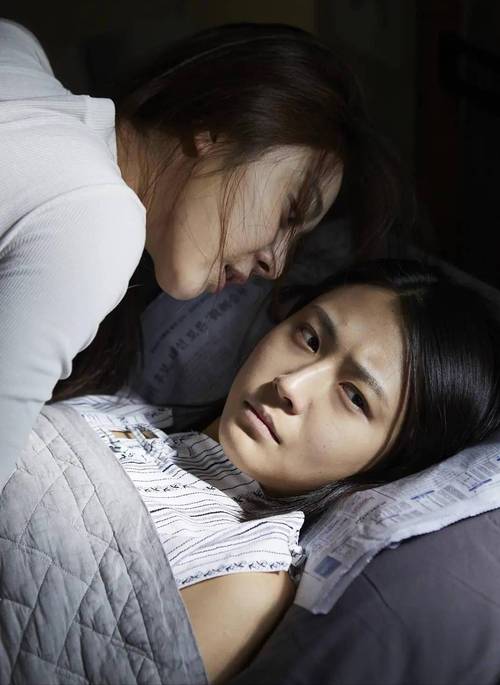 18岁免费看美女的相关介绍